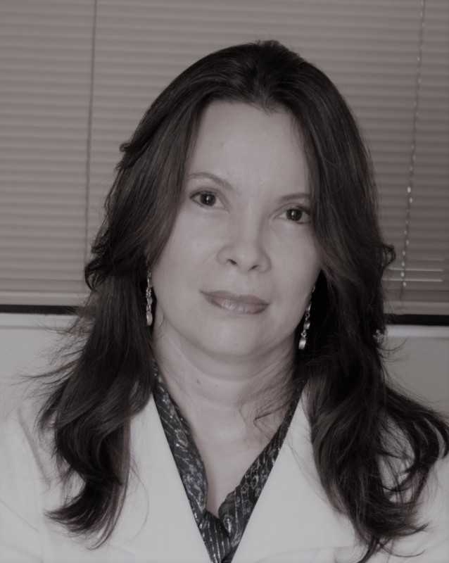 Dr. Andréa Pereira